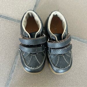 Classic Velcro Shoes - Toddler Boy’s 8